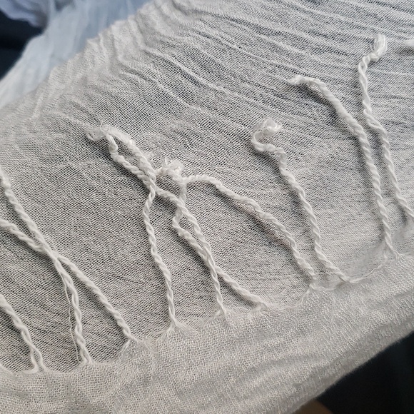 White pashmina scarf - Picture 4 of 4